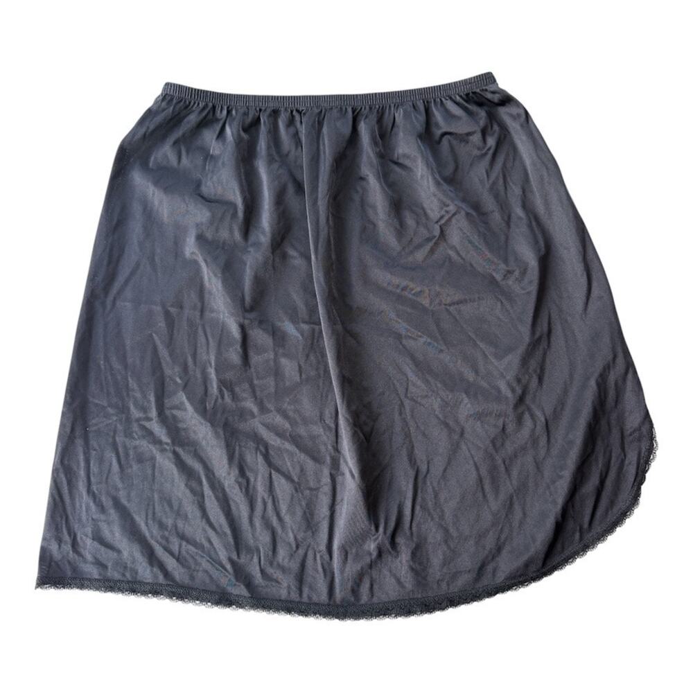 Vanity Fair Black Liquid Satin 18in Half Slip 100% Nylon Style 11-760 Sz Medium